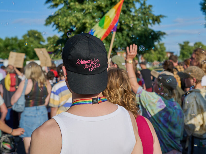 Wittenberge | Christopher Street Day Christopher Street Day im brandenburgischen Wittenberge.
Am Samstag den 5. Juli 2025 gingen in Wittenberge 300 bis 400 Menschen zum Christopher Street Day (CSD) auf die Strasse.
5.7.2025, Wittenberge
Copyright: Christian-Ditsch.de