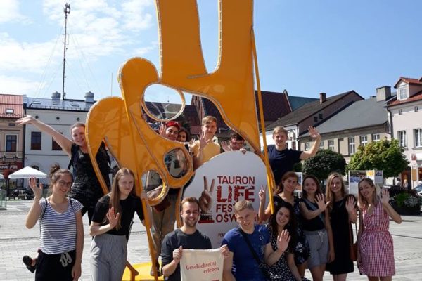 Die Sommerlagergruppe auf dem Marktplatz in Oswiecim - SoLa Oswiecim 201...