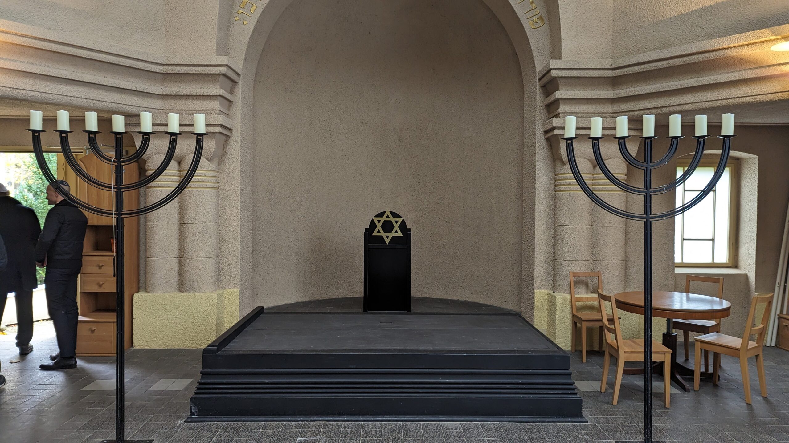 Förderverein führt über den Jüdischen Friedhof in Potsdam