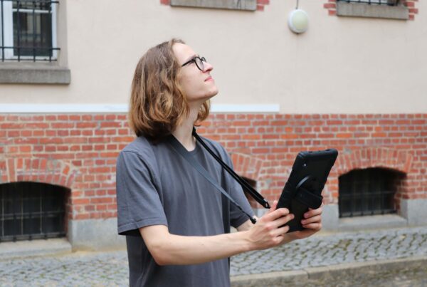 Test des Bildungsangebots durch Freiwilligen